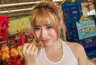 AISS爱丝(黄金版) – 听说穿丝袜的街道，有亚美依的全套图片，真是不错的体验！