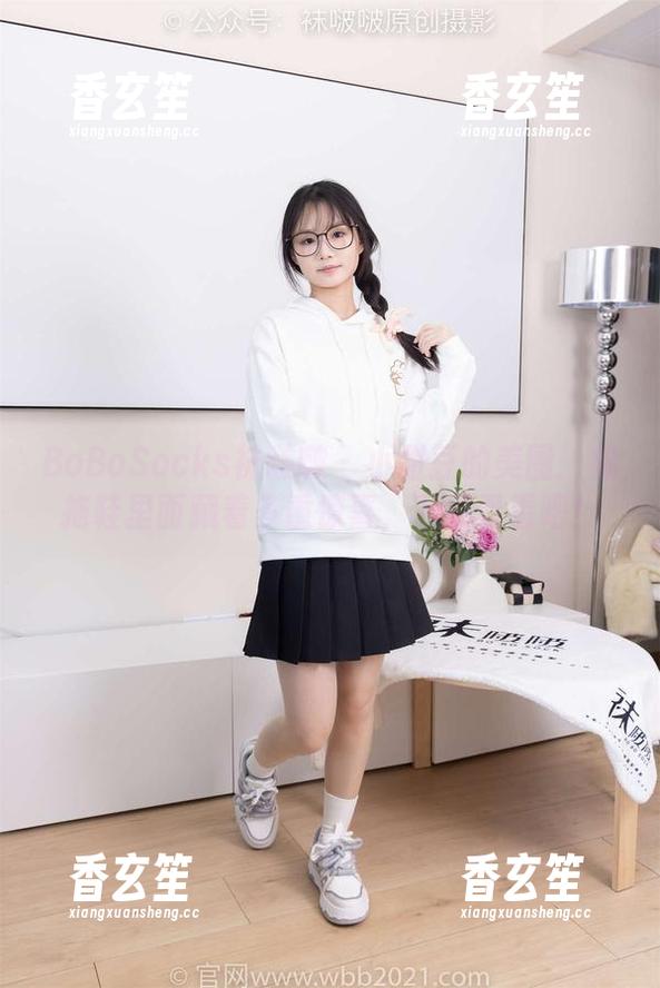 BoBoSocks袜啵啵 - 小甜豆的美图：棉拖鞋里面藏着多重惊喜，下载看看吧！