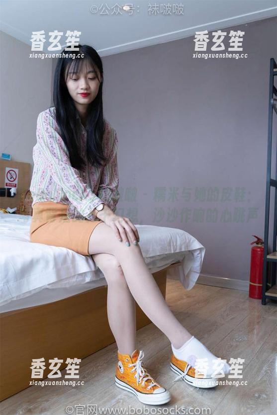 BoBoSocks袜啵啵 - 糯米与她的皮鞋：写真背后的万千幻想，沙沙作响的心跳声