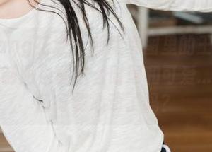 HuaYang花漾 – 制服套图里的王雨纯：没想到制服也能这么时髦和可爱…你们准备好要心动了吗？