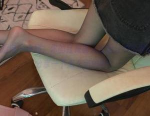 IESS异思趣向 – 小婕，你的红棕丽人套图让我心脏跳得飞起，分享一下怎么选的吧！