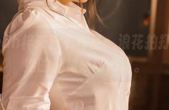 哇，Leah梓未泳衣作品：浪花拍打，不如她的身材来得心动。