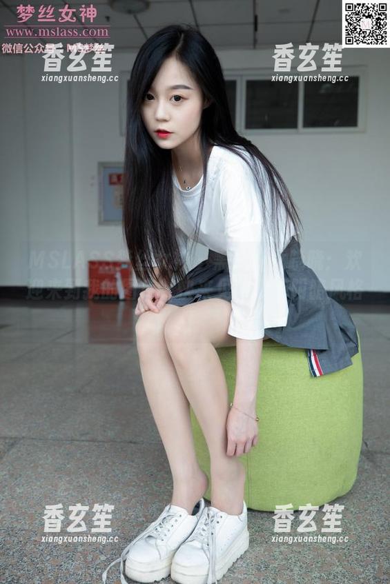 MSLASS梦丝女神 - 黑衣少女晓晓：欢迎来到我的图库，快来见识我的阴暗风格！