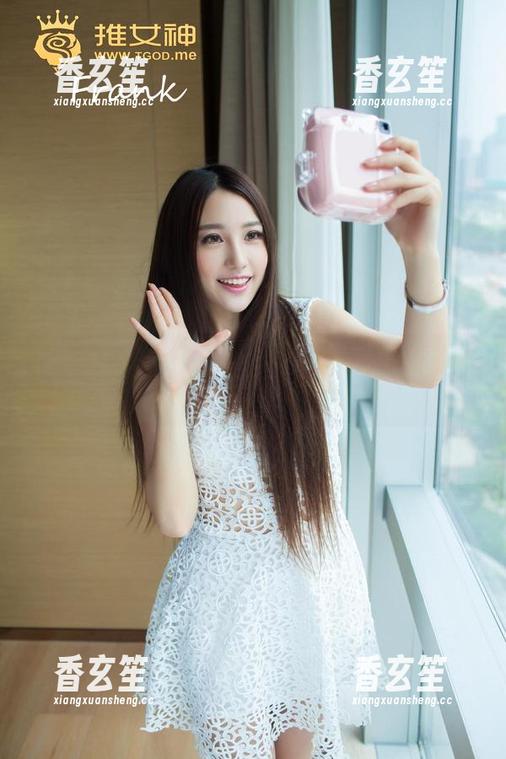 TGOD推女神 - 雪瑞Lisa和她的连衣裙写真：当梦境遇上缤纷色彩