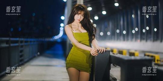 原图精选——Tina很妖孽呀的吧台喵女，简直让人想永远沉迷在酒吧里。