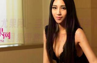 UGirls尤果网 – 当松果儿遇见学妹，最新图集即将打破次元壁！