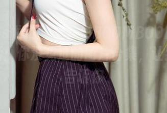 UGirls尤果网 – 若彤BOOMBOOM的秘书生活：你没见过的图片合集，让我悄悄告诉你