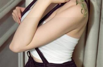 UGirls尤果网 – 谭睿琪：私拍中的红裙风情，好像能听见心跳