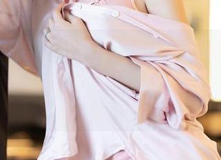 XIAOYU语画界 – 连衣裙写真：楚恬Olivia和我都觉得好像有什么不对劲，但又说不出来……