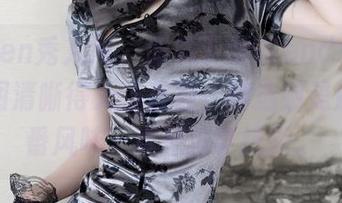 Xiuren秀人网 – 眼镜下的Wendy智秀：原图清晰得无法直视，精选则是别有一番风味，真是难以抗拒。
