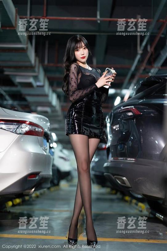 Xiuren秀人网 - 优琪琪子yuki的灰丝图包，分享后果自负哦