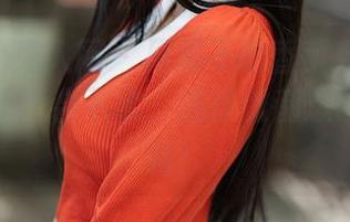 Xiuren秀人网 – 周周不吃香菜秀泳装资源：不仅适合下水，连沙滩都想请她喝饮料！