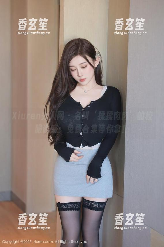 Xiuren秀人网 - 名叫‘揉揉肉肉’的校服诱惑：免费合集等你拿！