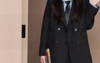 Xiuren秀人网 – 图包里的是小逗逗：体操服能把人穿成女神，难道真有魔法？