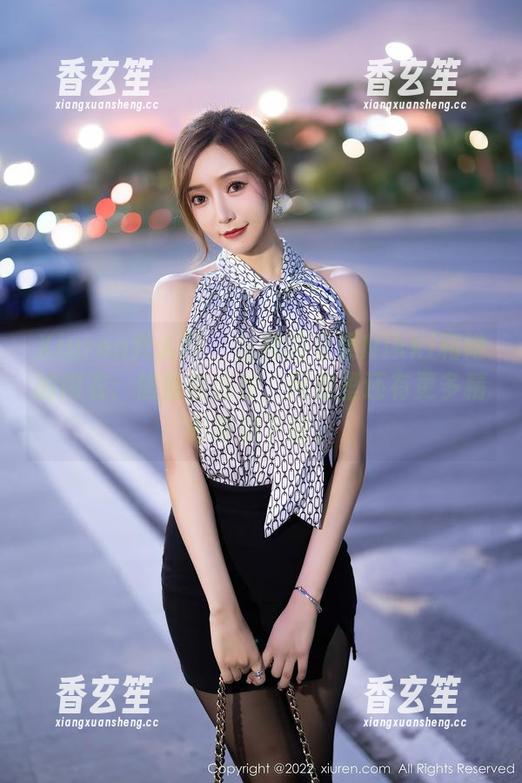 Xiuren秀人网 - 优雅的果果Nikki和她的内衣：偷偷告诉你，网盘里还有更多精彩等你下载。