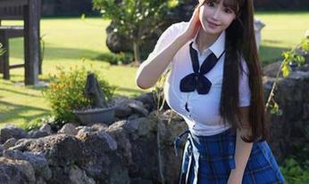 Xiuren秀人网 – 浴缸里也能如此优雅？陈雅漫VICKY带来的高清分享，真是打破常规！