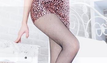 beautyleg – Vevi的连衣裙最新照片：在这席卷而来的裙摆中，我只想说‘时尚如此不可理喻’！