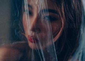 partycat轰趴猫 – 当下载按钮变成了爱情，陈雅漫的黑色写真，让我忍不住点！