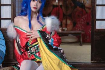 吉他姐姐的在线写真：一米八的大梨子，哪儿来那么多的诱惑？