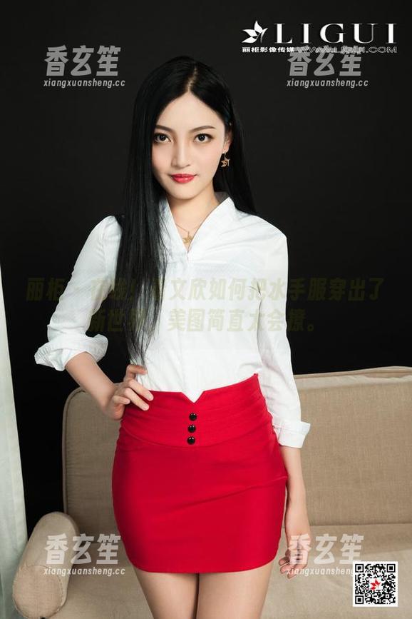 丽柜 - 在线！看文欣如何把水手服穿出了新世界，美图简直太会撩。
