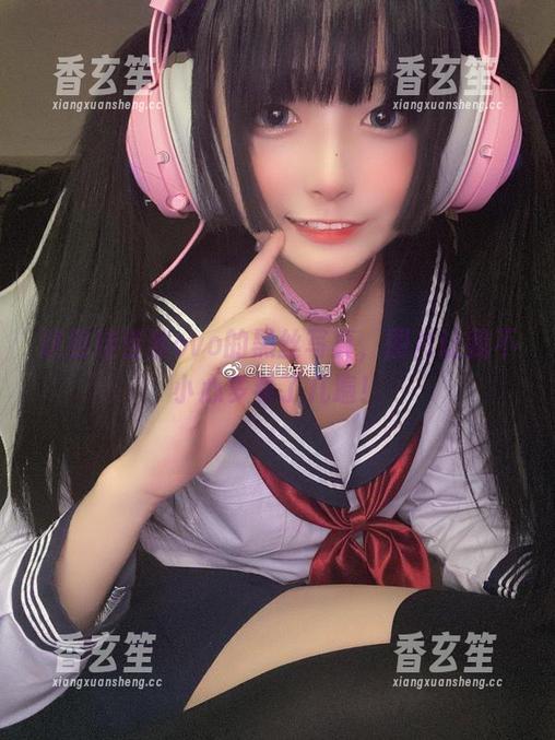 这组佳佳酱ovo的黑丝写真，图片让我不小心多看了几遍！