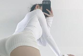 微密圈 – 俏妞qiaoniu66的少女气息：下载免费照片，跟我一起回到那个让人心跳加速的年代！
