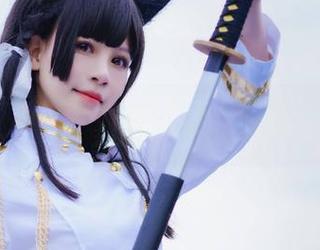 精选图库：千反田鹿子的套装让你感觉自己也能当模特——只要别在镜子前掉个底！