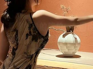 微密圈 – 看周妍希的旅拍：美图也能充满戏剧性，日常真有趣！