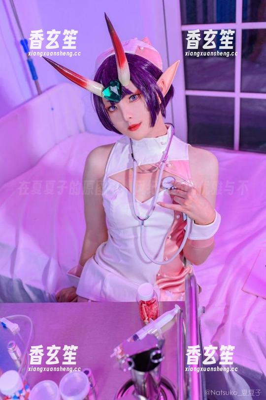 在夏夏子的原图中，风纪委员的优雅与不羁