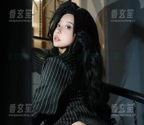 奈汐酱Nice的内衣挑战：如何在各种‘局’里优雅应对？