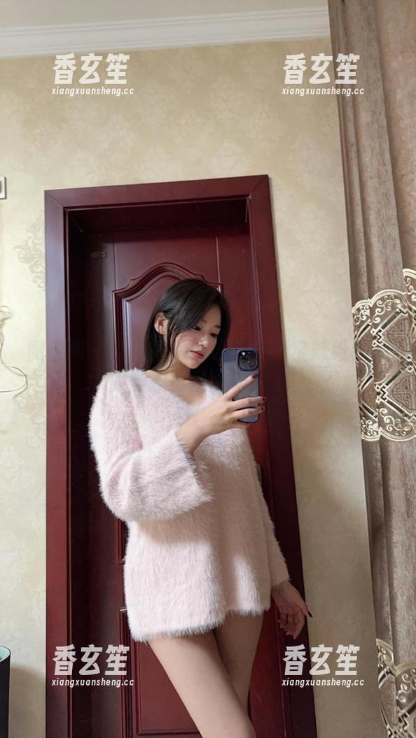 微密圈 - 私房图片大曝光：奶宝妹纸的校服美态真是太养眼了！