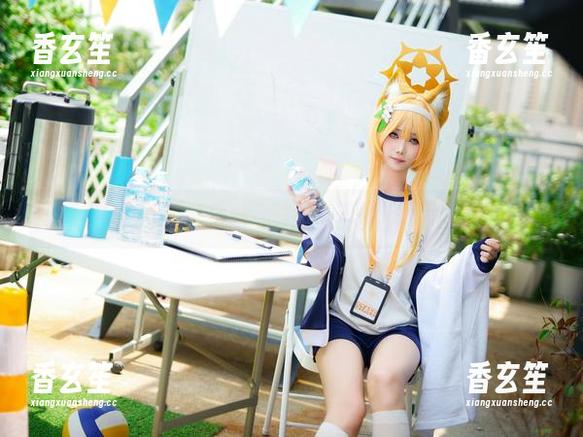 嫣嫣子白玫瑰写真精选，看看她如何把纯洁玩出火花。