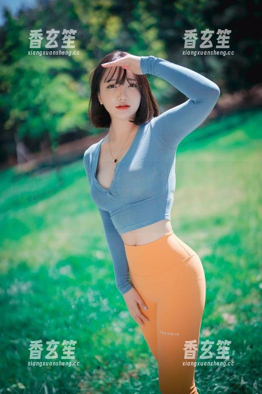 孙乐乐(손예은)在瑜伽垫上展现的，绝对不仅仅是柔韧性，还有那令人窒息的图包美感！