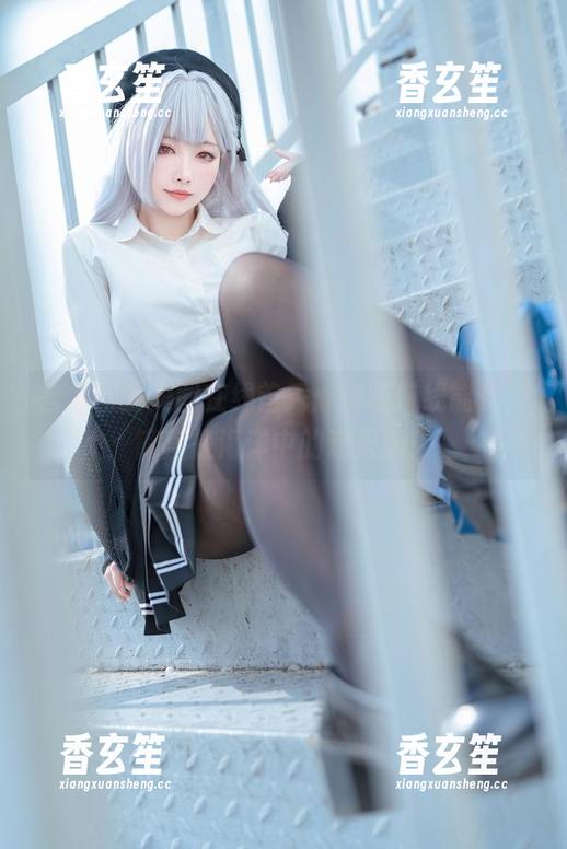 宫本樱的美图在线首秀：碧蓝航线能代，简直是海洋中的逆天颜！