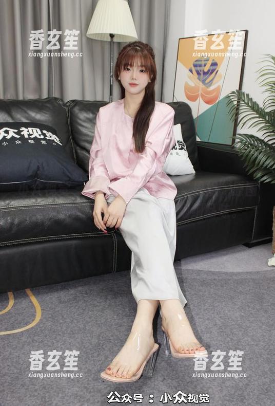 小众视觉 - 学妹图册大赏：“思姐”原图里的那些灵动瞬间，值得细细品味。