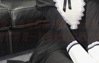 小众视觉 – 谁需要摄影棚？惠子在浴缸里的写真真是一种奇妙的生活艺术。