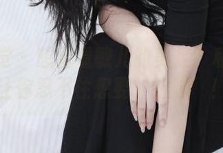 小众视觉 – 想看看敏儿的美足？私拍原图让你忍不住想要‘抬脚’！