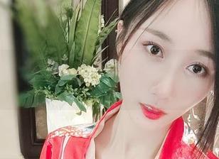 微密圈 – 护士小玉吃果冻在线，分享她的写真，绝对让你眼前一亮！