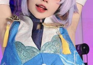 小瑶幺幺和服合集：看她如何在华丽与逗趣之间游刃有余！