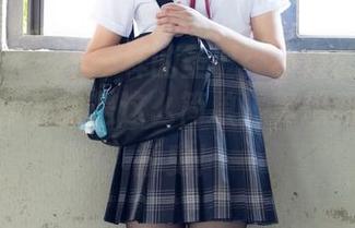 少女秩序 – 不一样的圣诞：小鱼的原图壁纸，快乐其实是这么简单，真想和她一起摇曳！