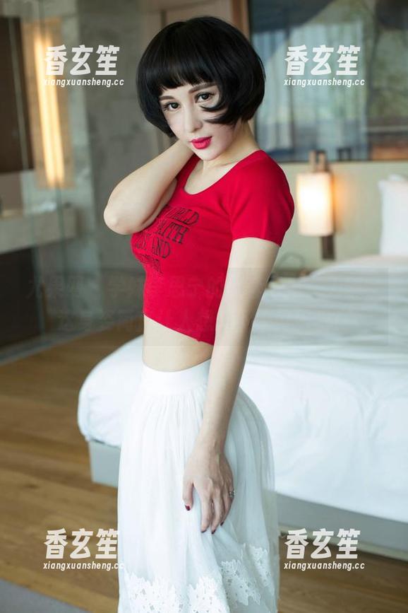 尤果网 - 学妹李思宁的全套写真，天哪，这身姿简直让人想停下来好好看！