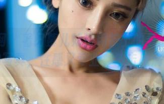 尤果网 – 看田慕儿如何用护士的身份分享她的写真，性感又专业，冲击感满分！