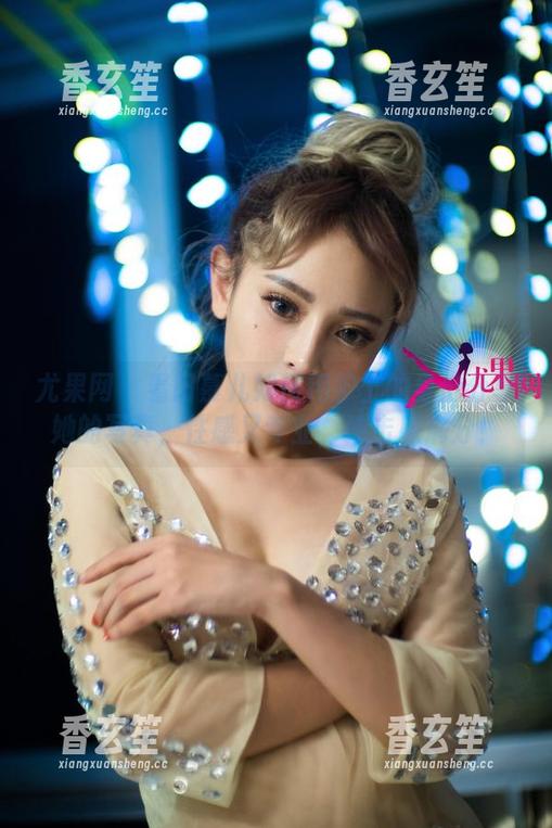 尤果网 - 看田慕儿如何用护士的身份分享她的写真，性感又专业，冲击感满分！