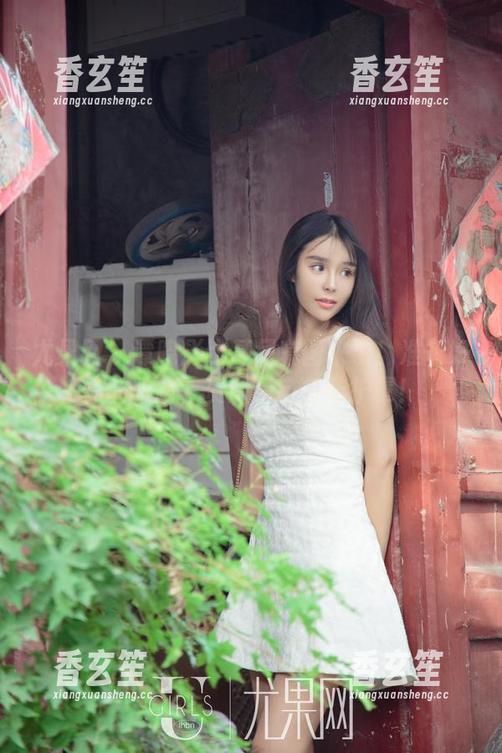 尤果网 - 谭晓彤比基尼套图来了！准备好你的眼睛，资源请自备防护罩！