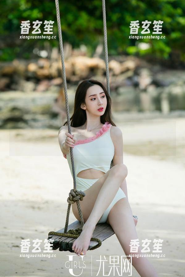 尤果网 - 一图胜千言，赵雪的美足高清图片正中下怀