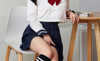 尤蜜荟 – 合法萝莉作品集：奶牛萌妹在高清图库里的迷人一刻