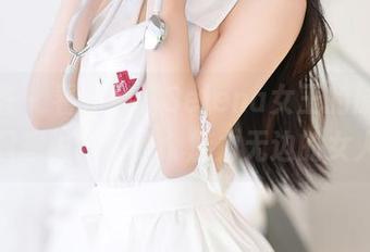 尤蜜荟 – 看完娜露Selena女王的原图，我只想说：真是个魅力无边的女人！