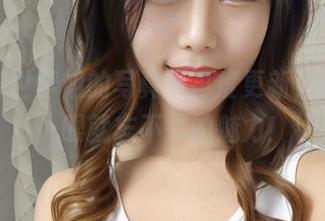 抖娘利世学姐的写真集再度更新，真是看一眼就忘不掉的魅力！