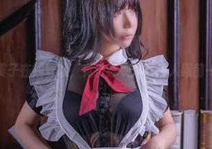 抱走莫子在线登场，竞技泳衣作品让人眼前一亮！