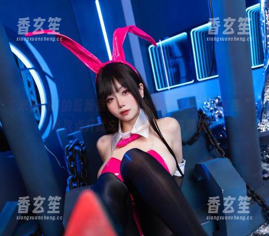 末夜787的最新黑色漆皮兔女郎图集，绝对是“每次点开就忘记关掉”的节奏啊！